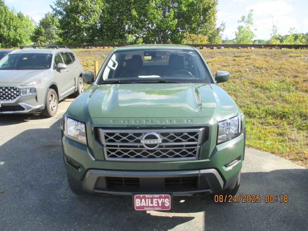 2022 Nissan Frontier Image 1