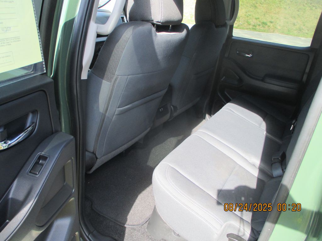 2022 Nissan Frontier Image 9