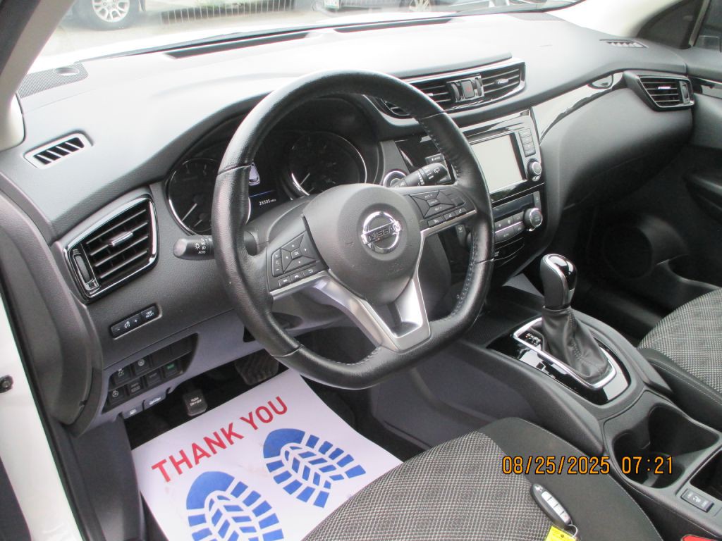 2022 Nissan Rogue Image 8