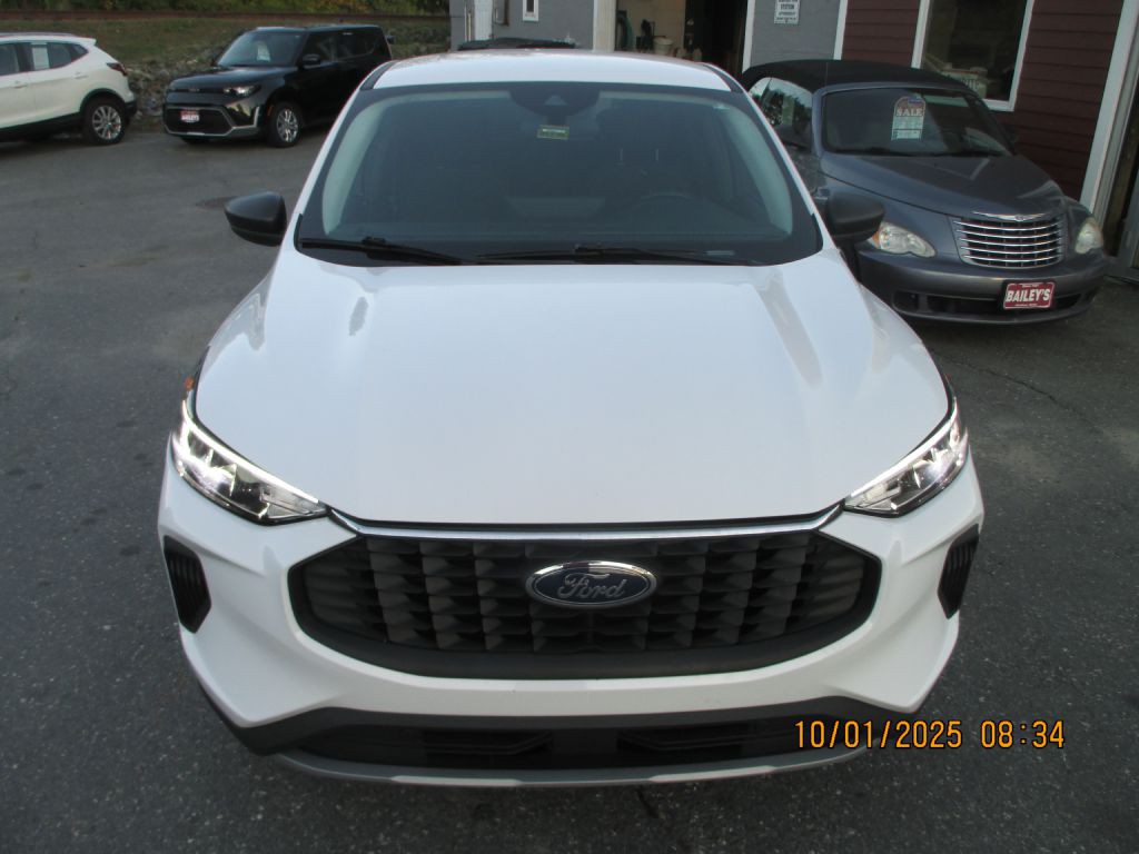 2024 Ford Escape Image 2