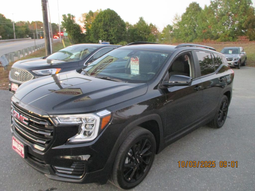 2023 GMC Terrain Image 2