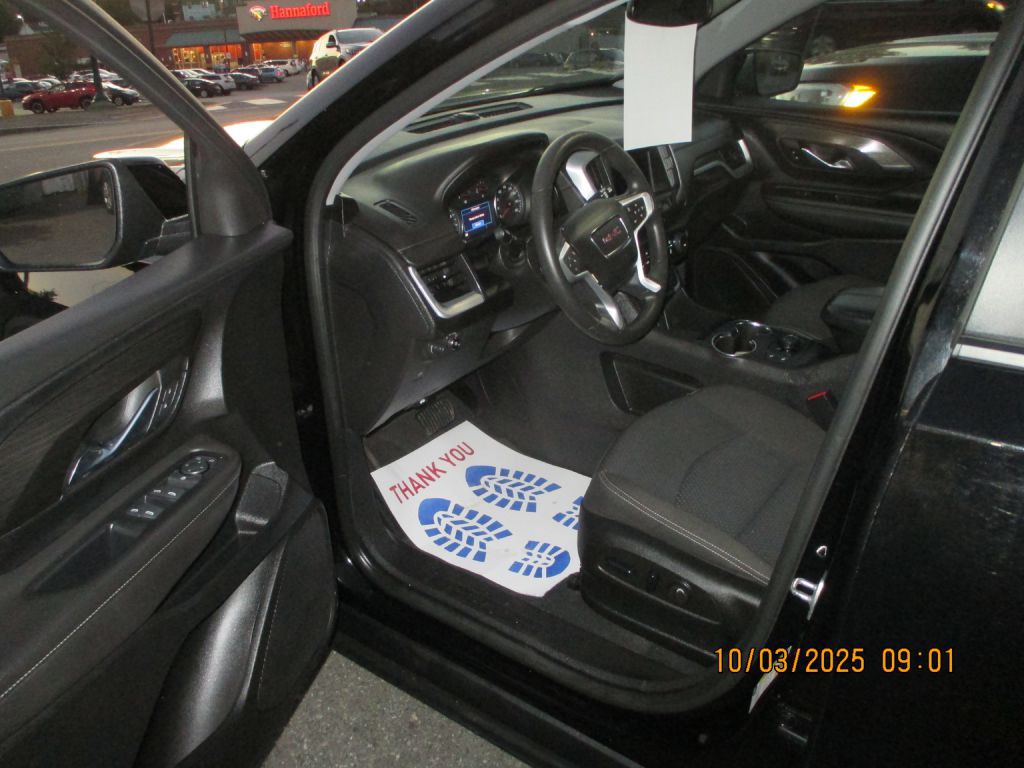2023 GMC Terrain Image 6