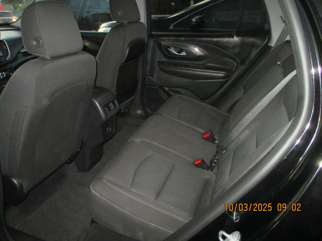 2023 GMC Terrain Image 8
