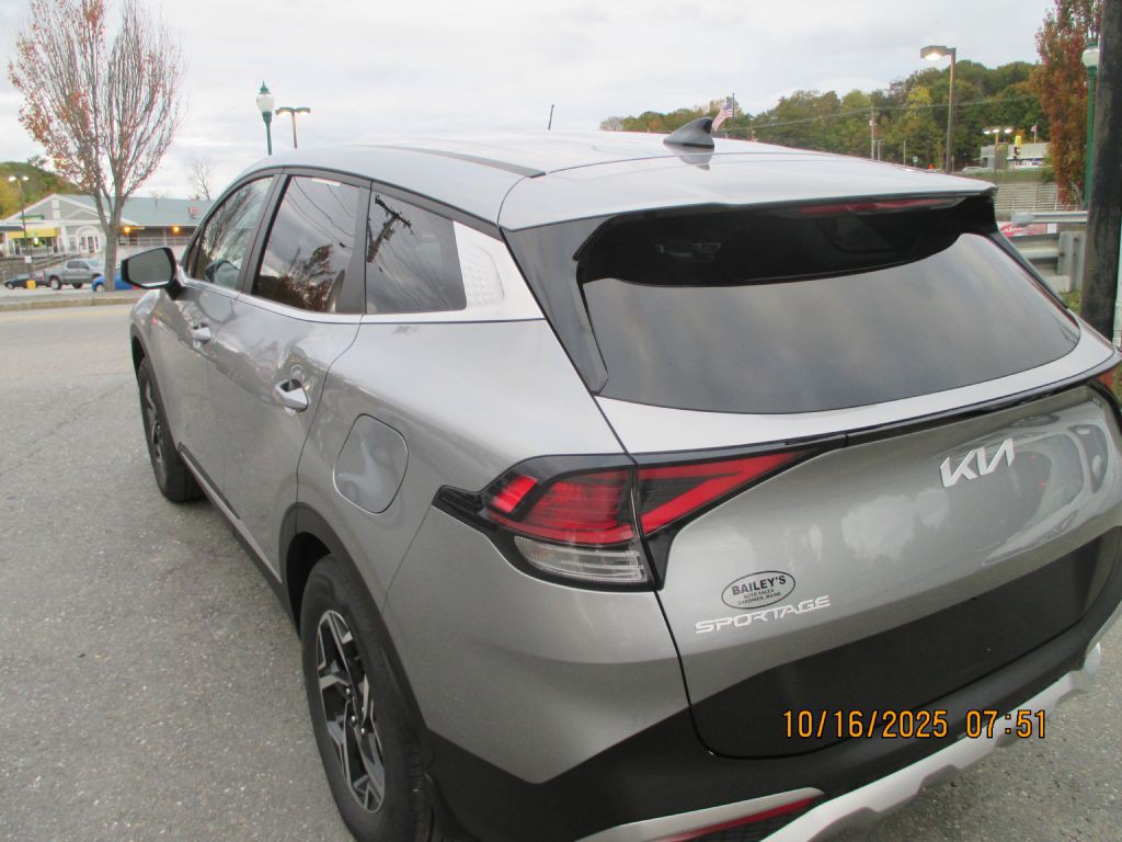 2023 Kia Sportage Image 8