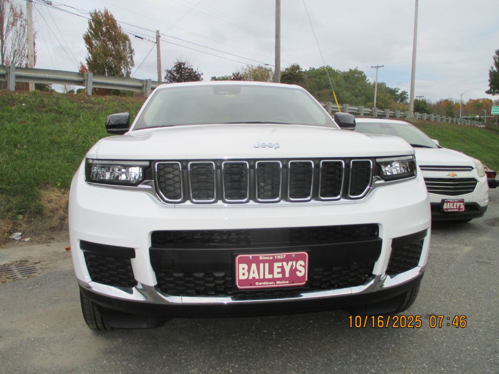 2022 Jeep Grand Cherokee Image 3