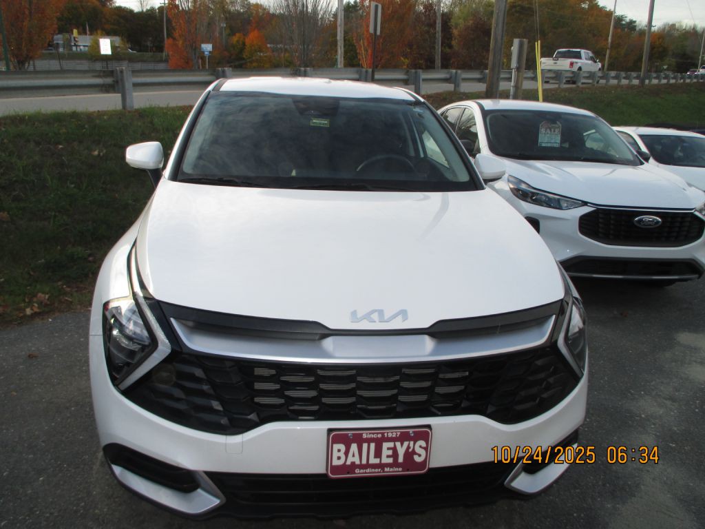 2023 Kia Sportage Image 2