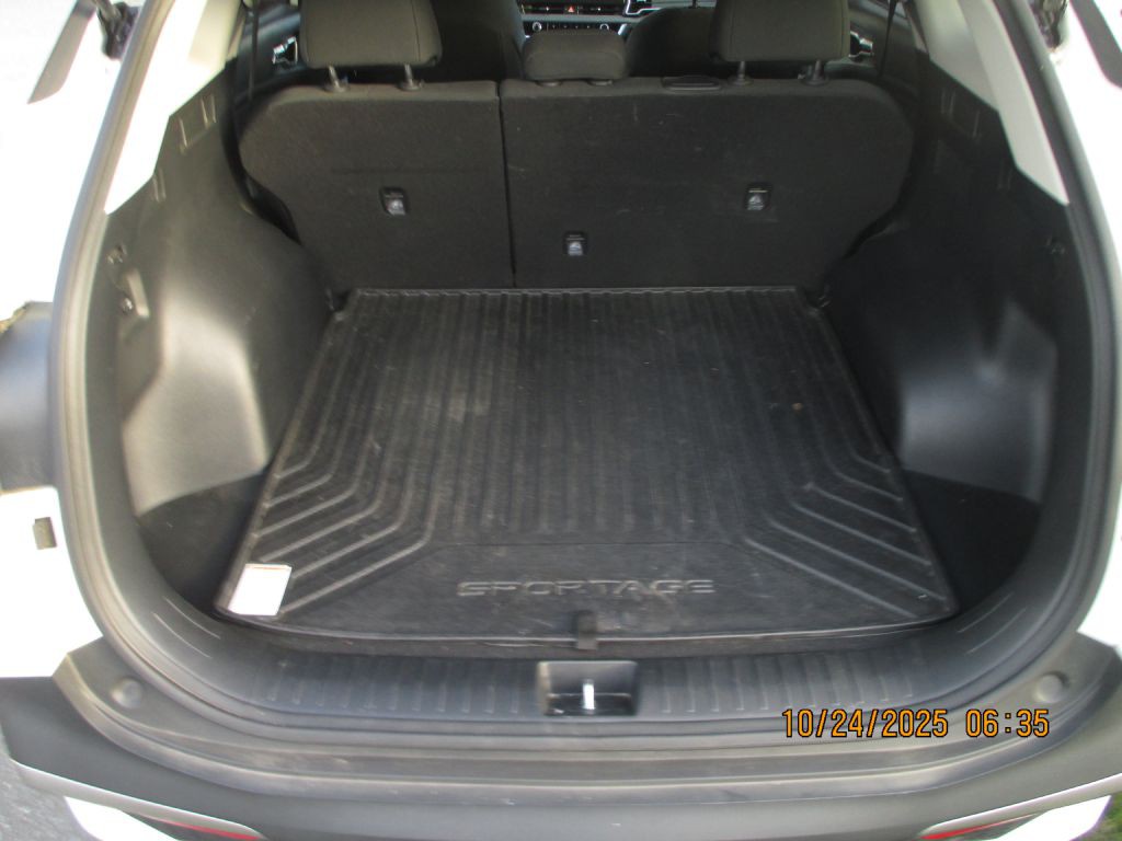 2023 Kia Sportage Image 8