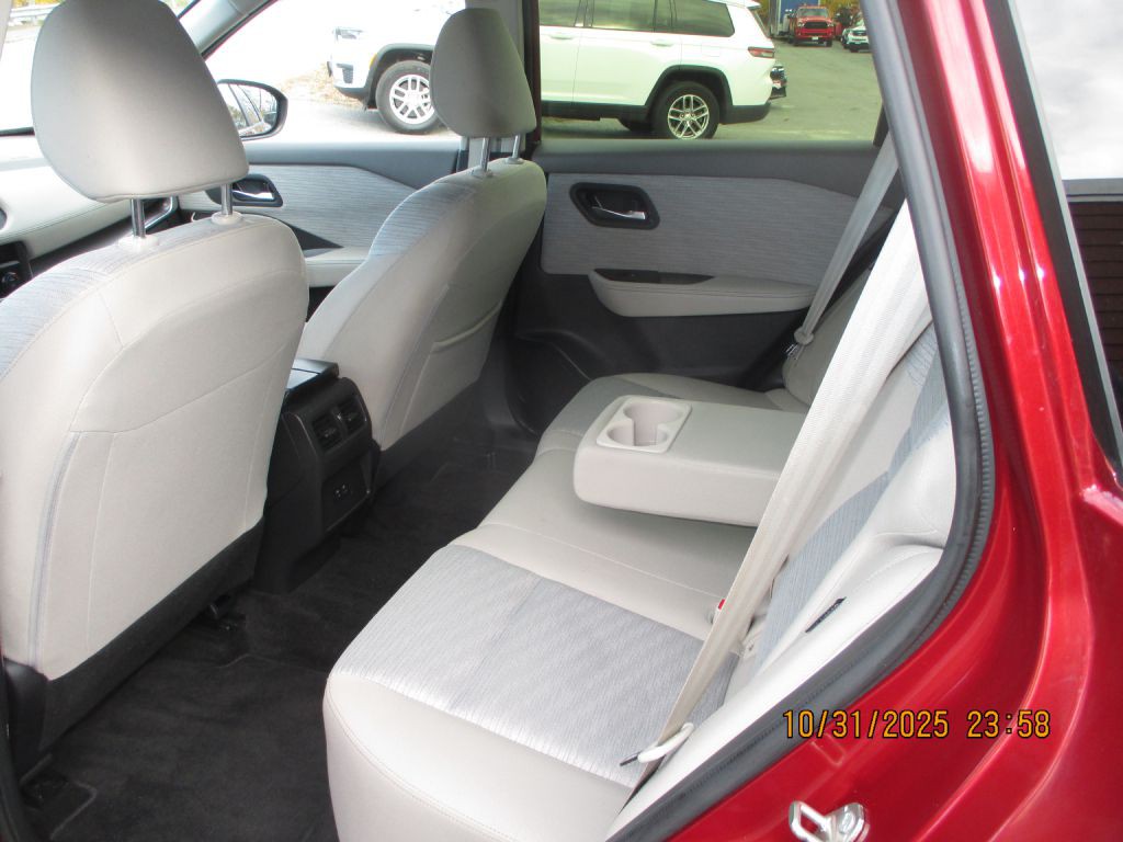 2023 Nissan Rogue Image 8