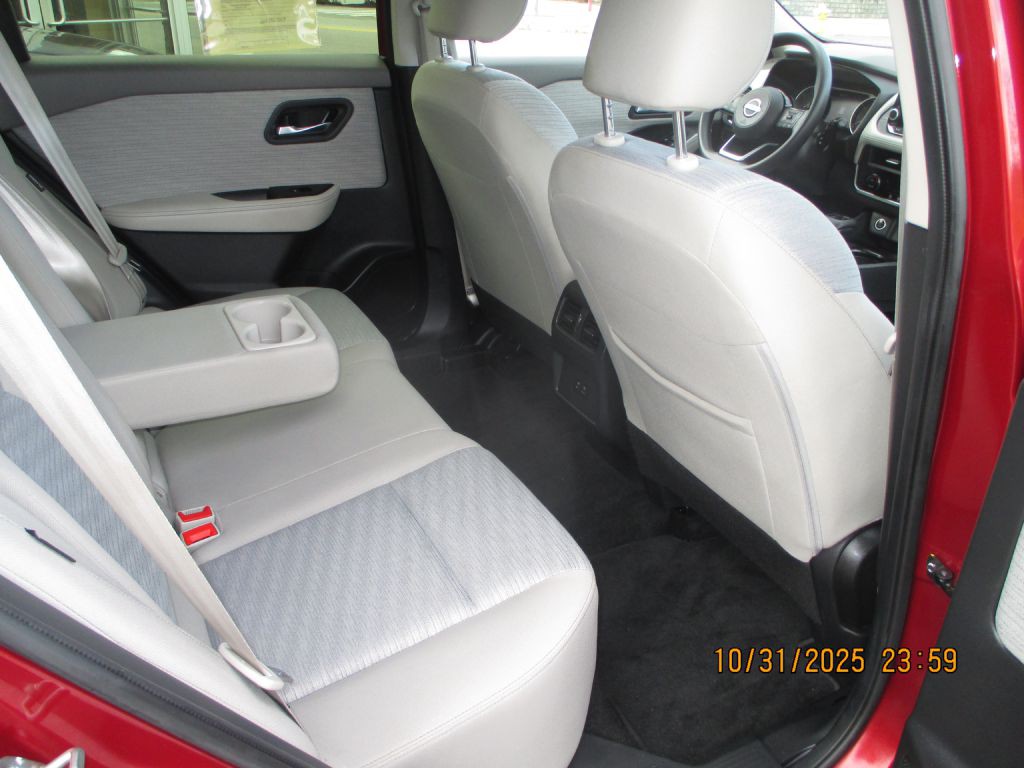 2023 Nissan Rogue Image 10