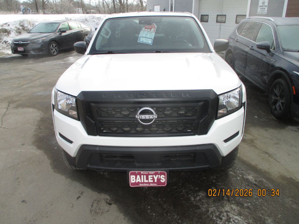 2023 Nissan Frontier Image 2