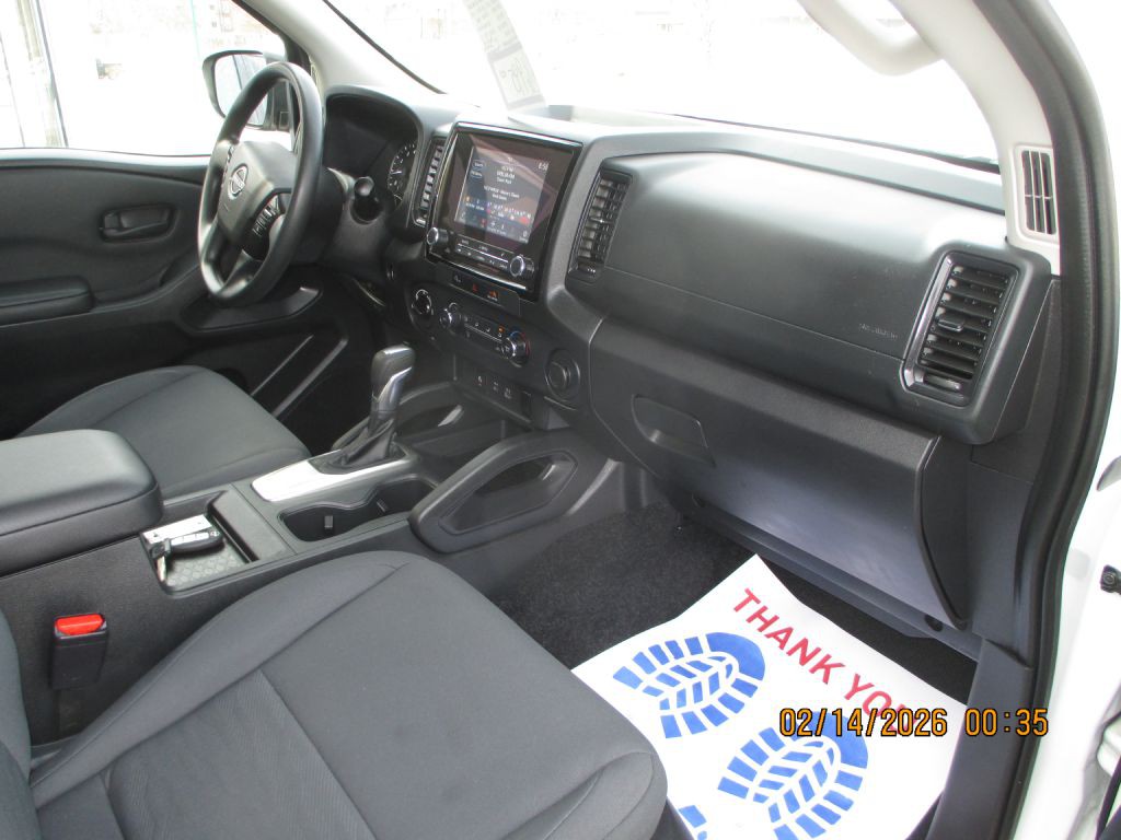 2023 Nissan Frontier Image 13