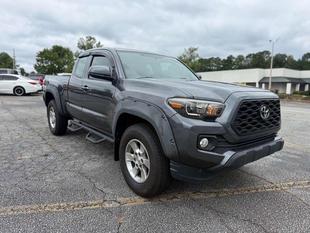 2017 Toyota Tacoma Image 3
