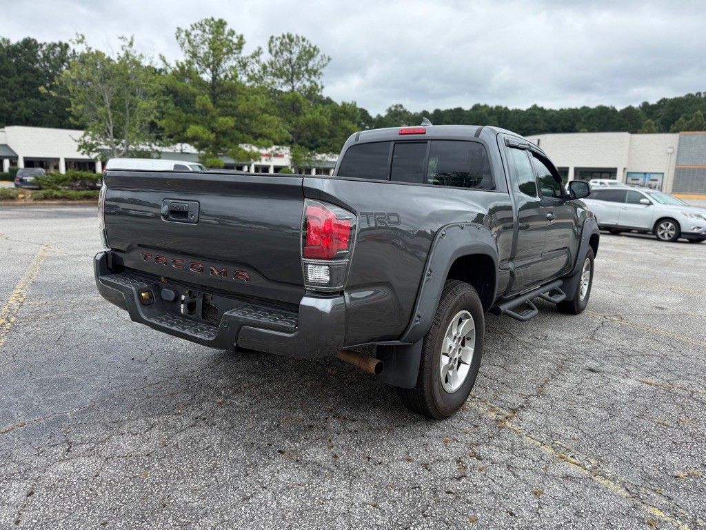 2017 Toyota Tacoma Image 6