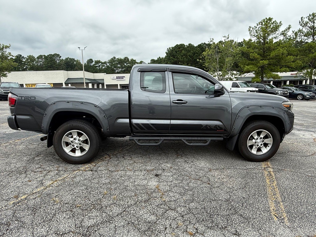 2017 Toyota Tacoma Image 7