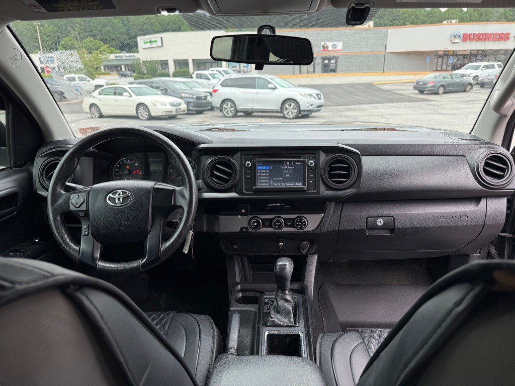 2017 Toyota Tacoma Image 12