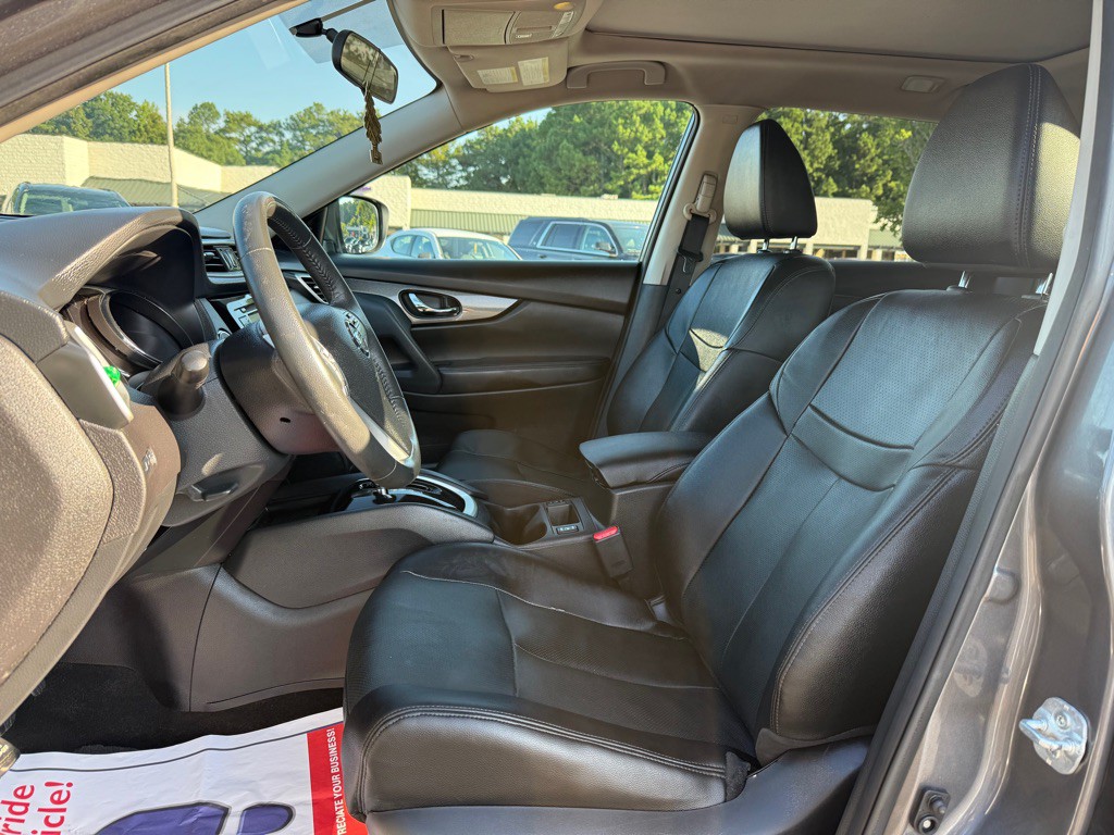 2016 Nissan Rogue Image 9
