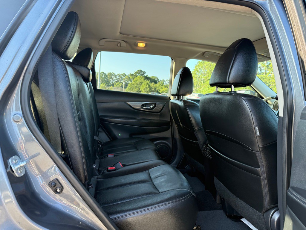 2016 Nissan Rogue Image 12
