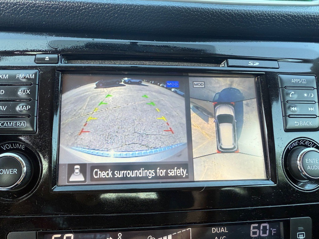 2016 Nissan Rogue Image 18