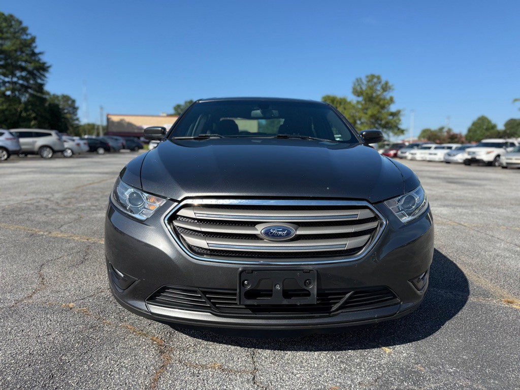 2017 Ford Taurus Image 1