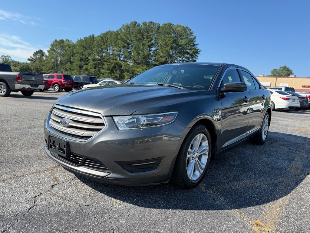 2017 Ford Taurus Image 2