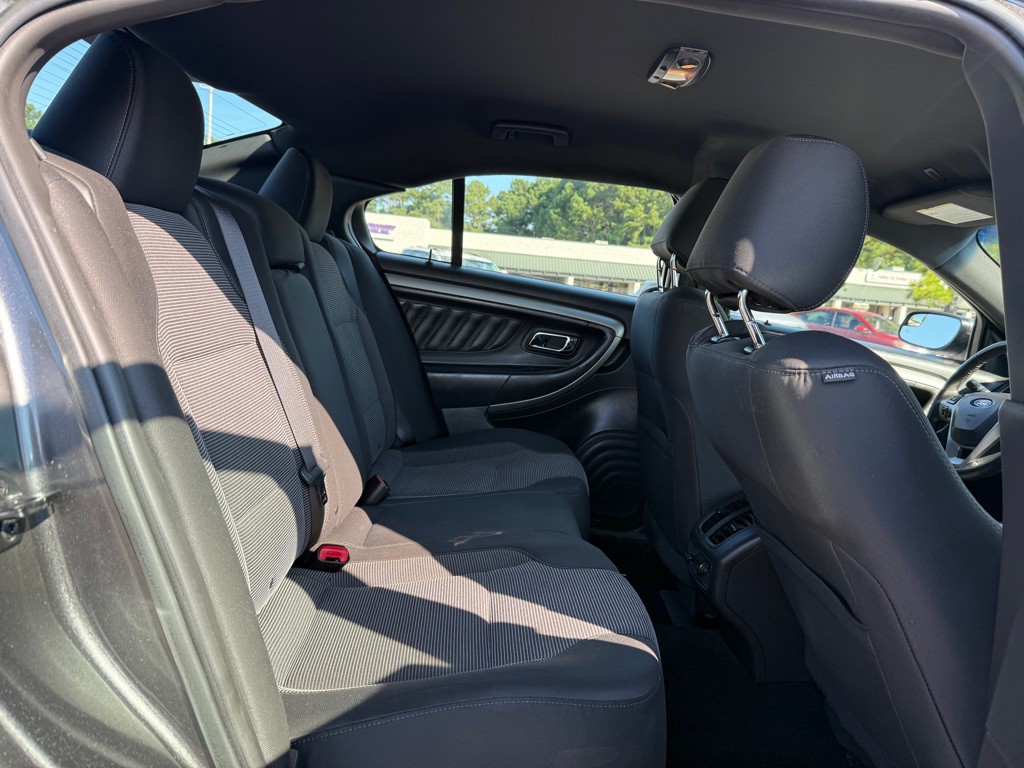 2017 Ford Taurus Image 10