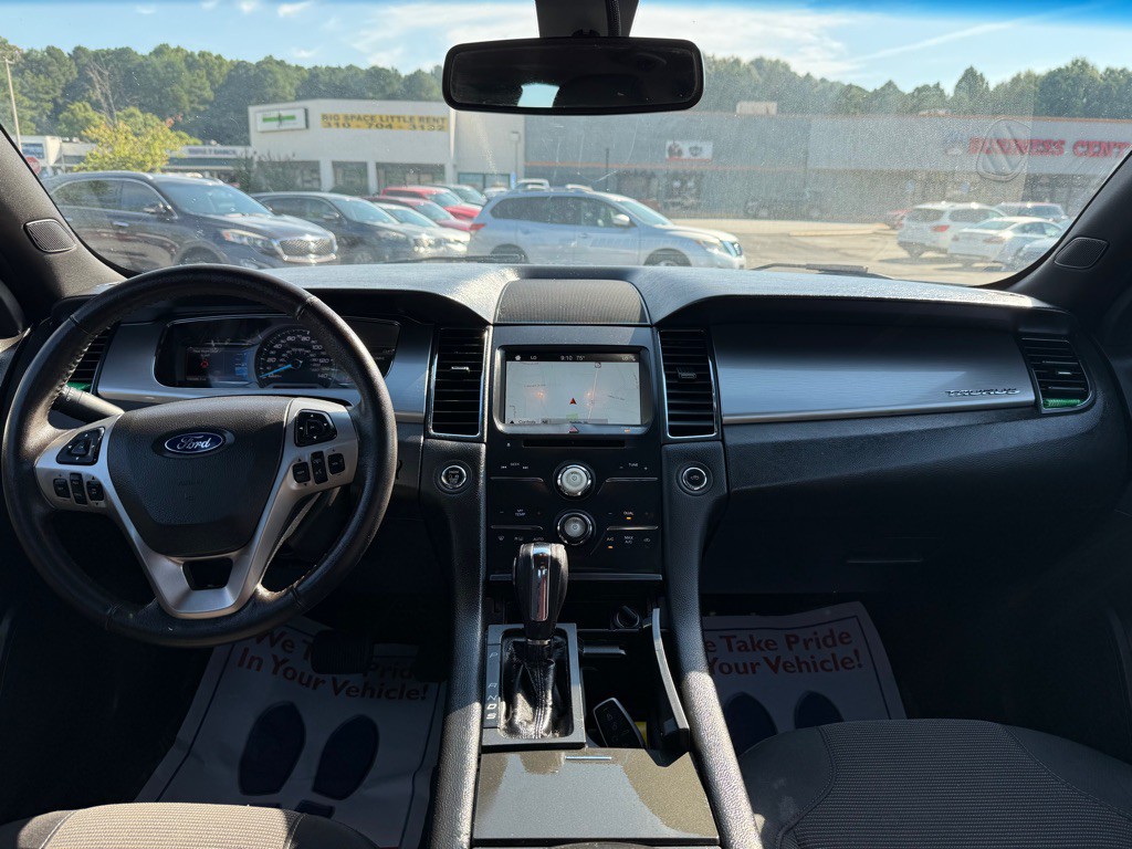 2017 Ford Taurus Image 12