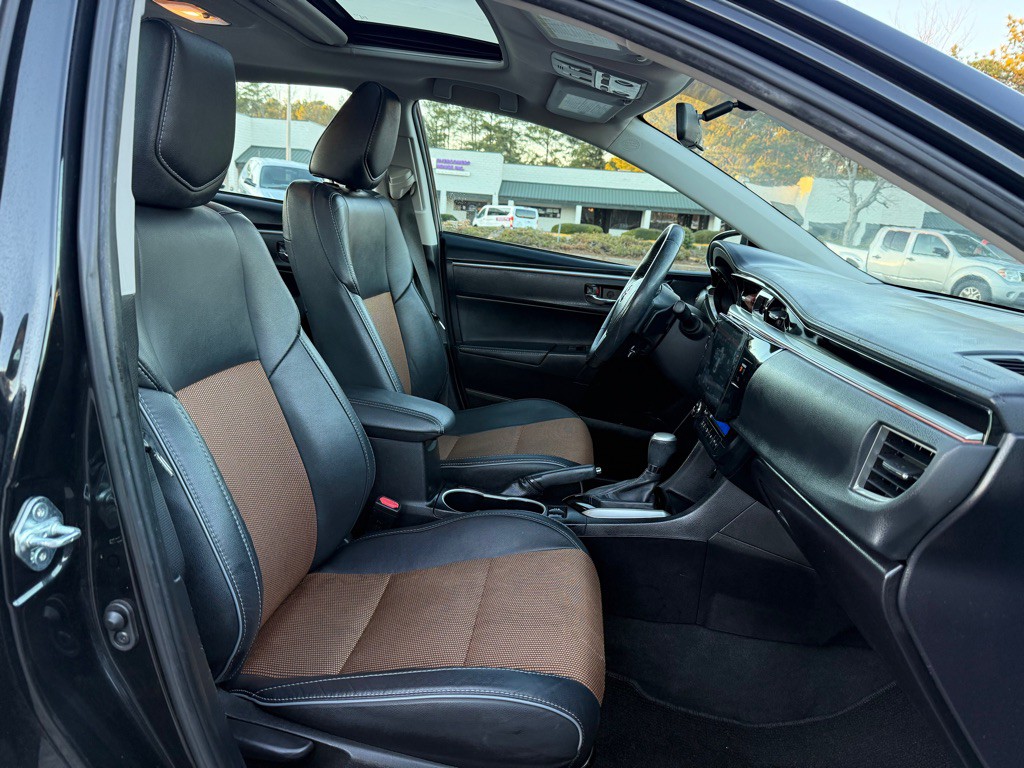 2015 Toyota Corolla Image 8