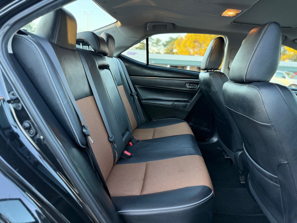 2015 Toyota Corolla Image 10