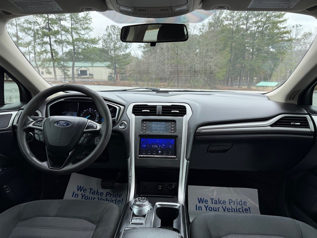 2017 Ford Fusion Image 12