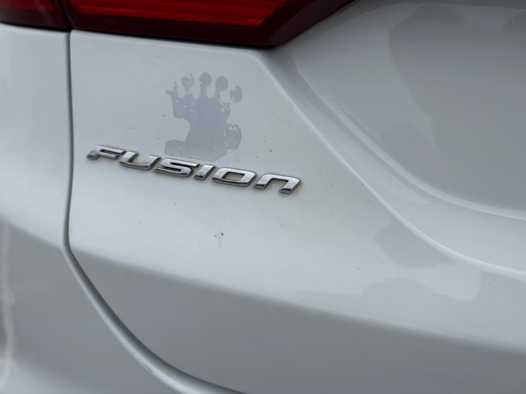 2017 Ford Fusion Image 19