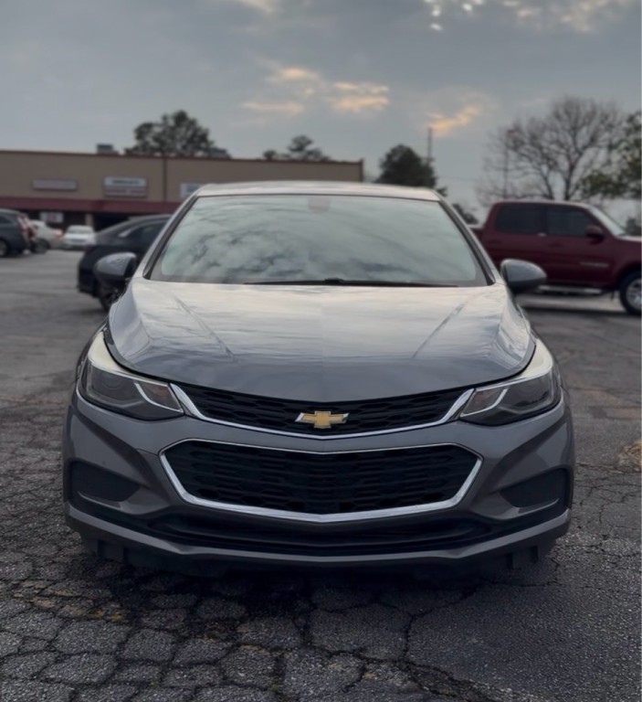 2018 Chevrolet Cruze Image 1