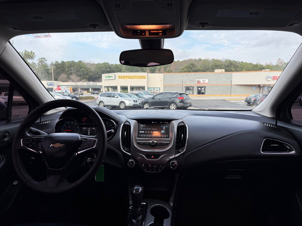 2018 Chevrolet Cruze Image 12