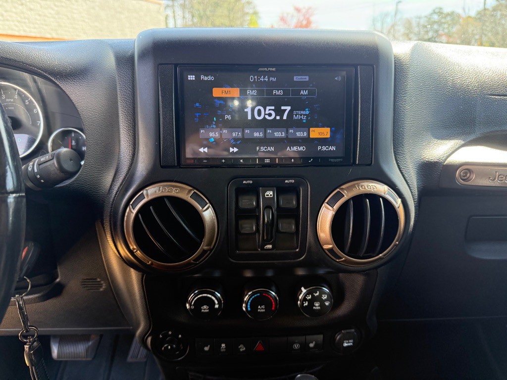2016 Jeep Wrangler Unlimited Image 17