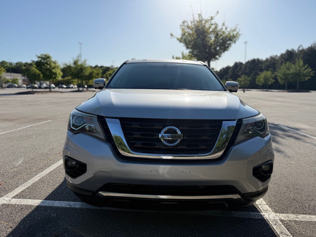 2017 Nissan Pathfinder Image 1