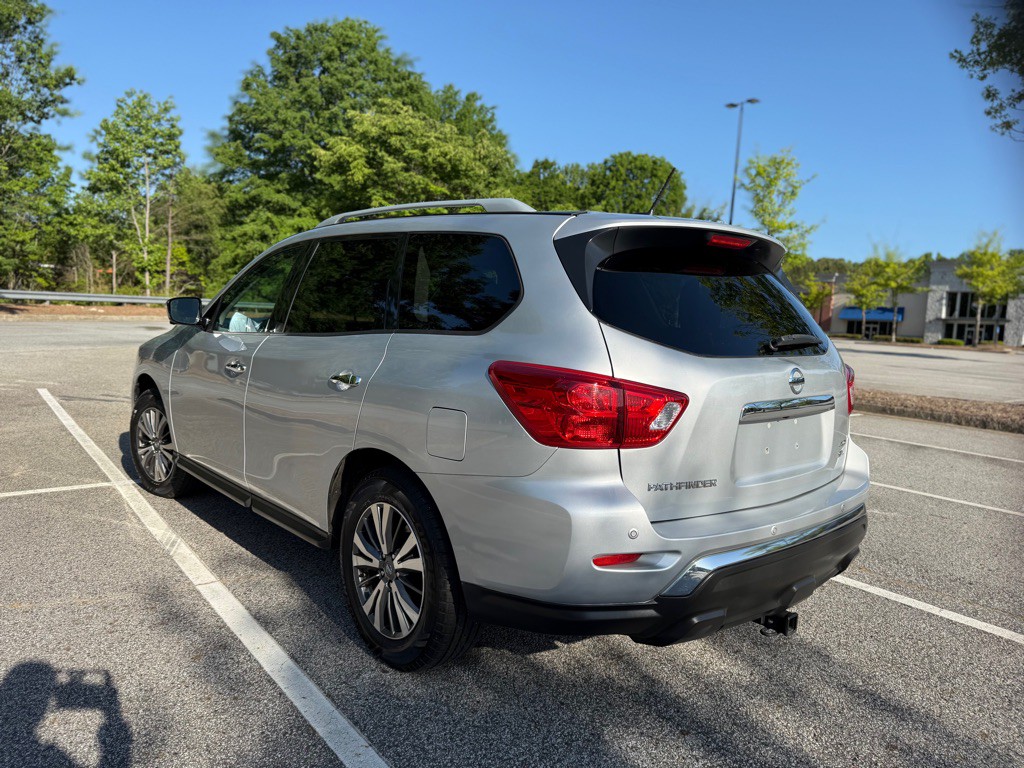 2017 Nissan Pathfinder Image 6