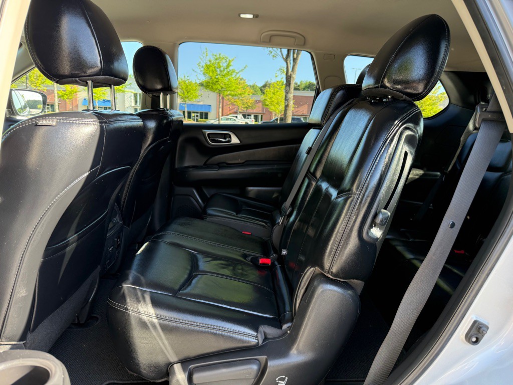 2017 Nissan Pathfinder Image 8