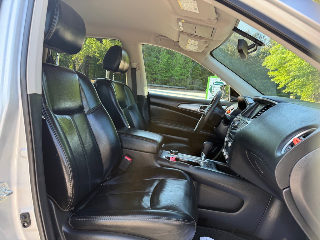 2017 Nissan Pathfinder Image 9