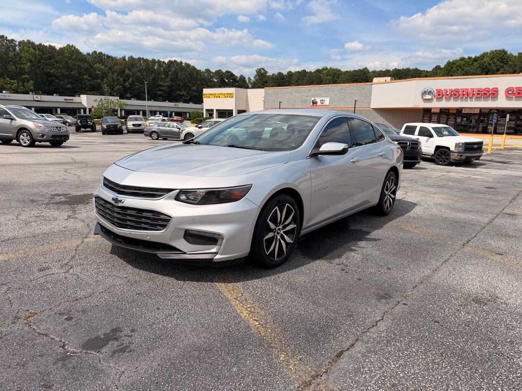 2016 Chevrolet Malibu Image 2