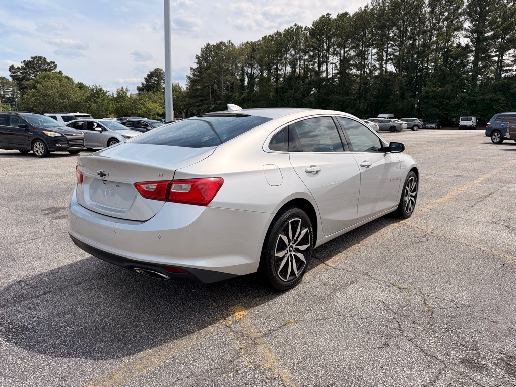 2016 Chevrolet Malibu Image 4