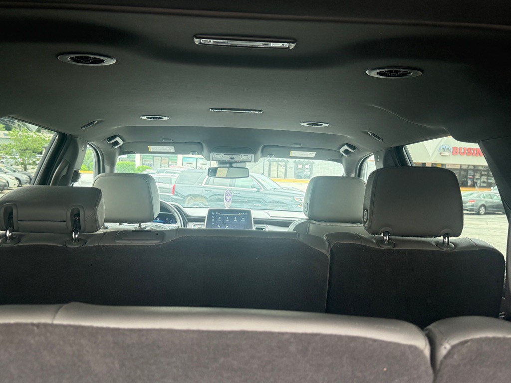 2023 Chevrolet Suburban Image 5