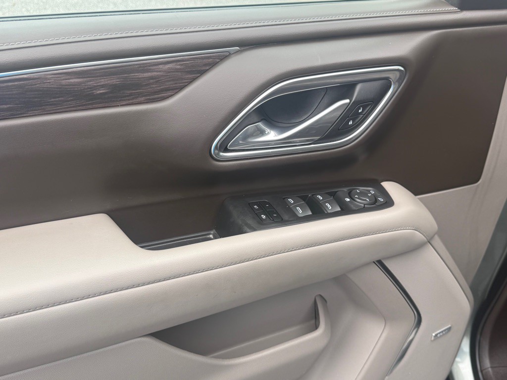 2023 Chevrolet Suburban Image 9