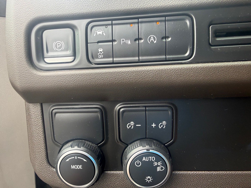 2023 Chevrolet Suburban Image 15