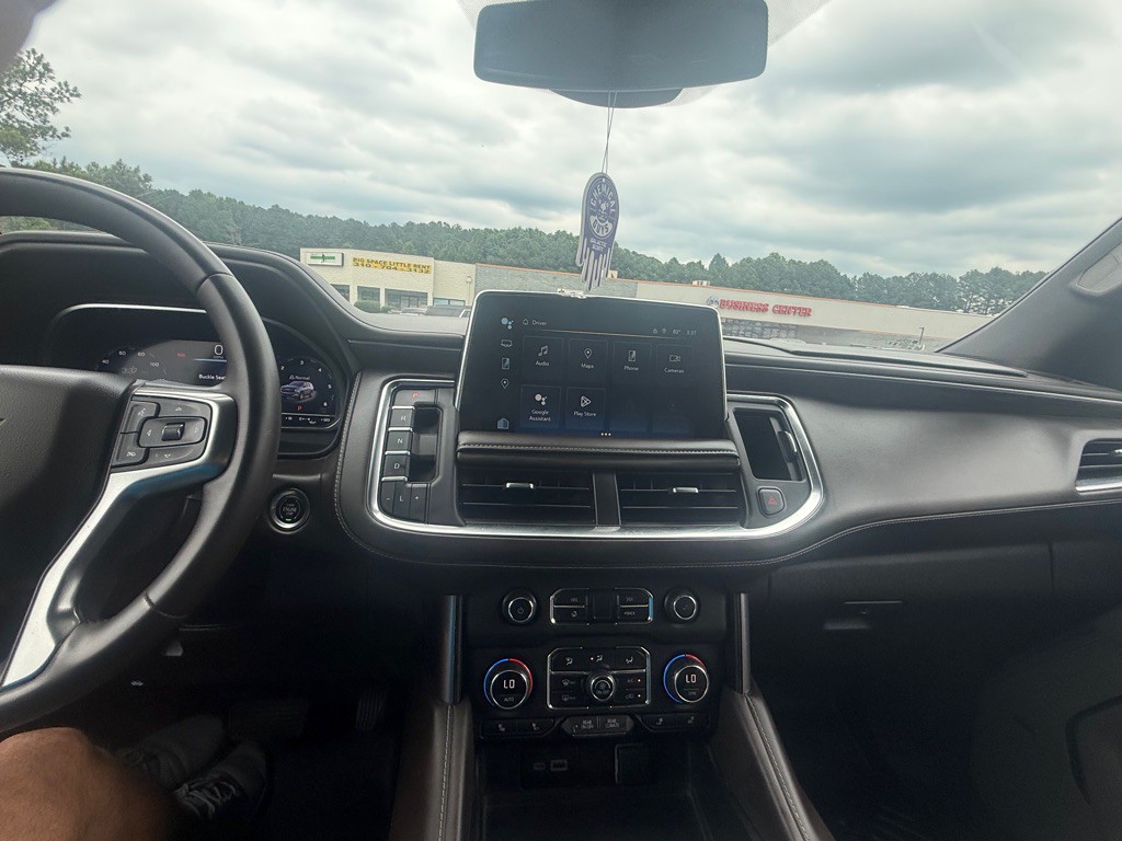 2023 Chevrolet Suburban Image 17