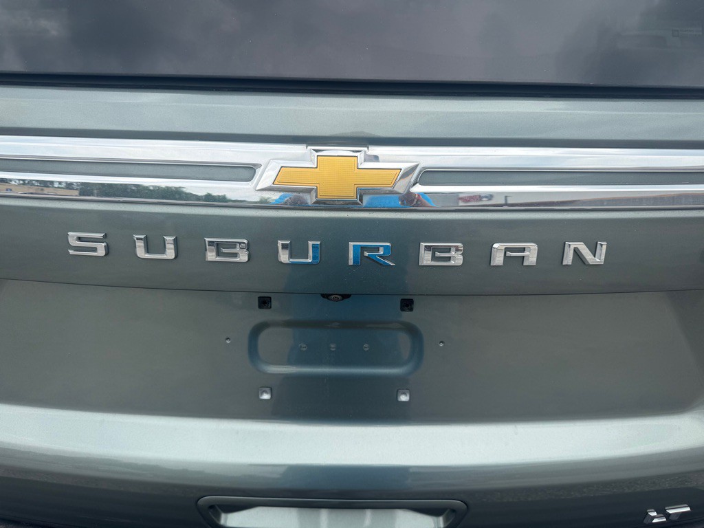 2023 Chevrolet Suburban Image 19