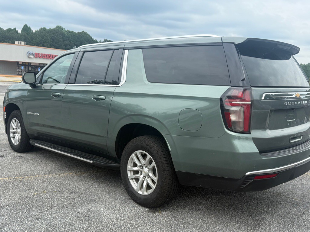 2023 Chevrolet Suburban Image 21