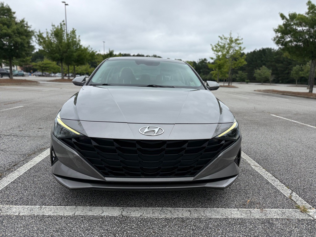 2022 Hyundai Elantra Image 1