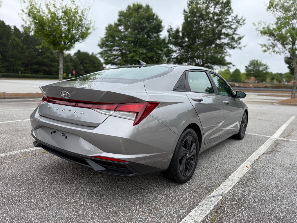 2022 Hyundai Elantra Image 4