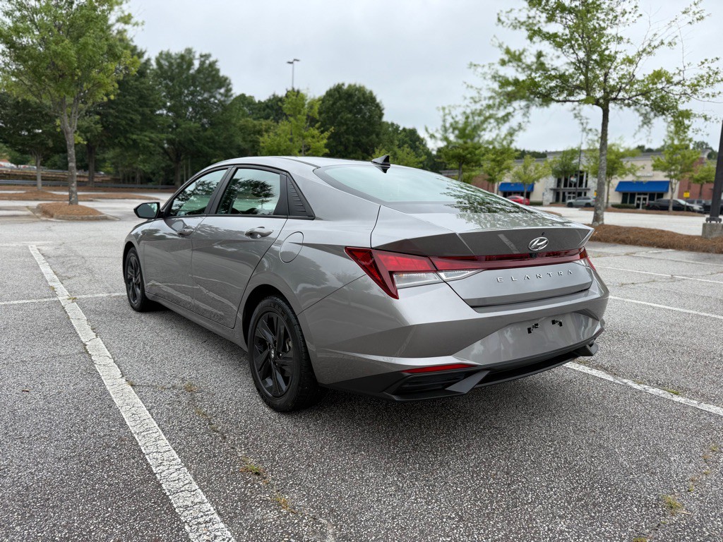 2022 Hyundai Elantra Image 6