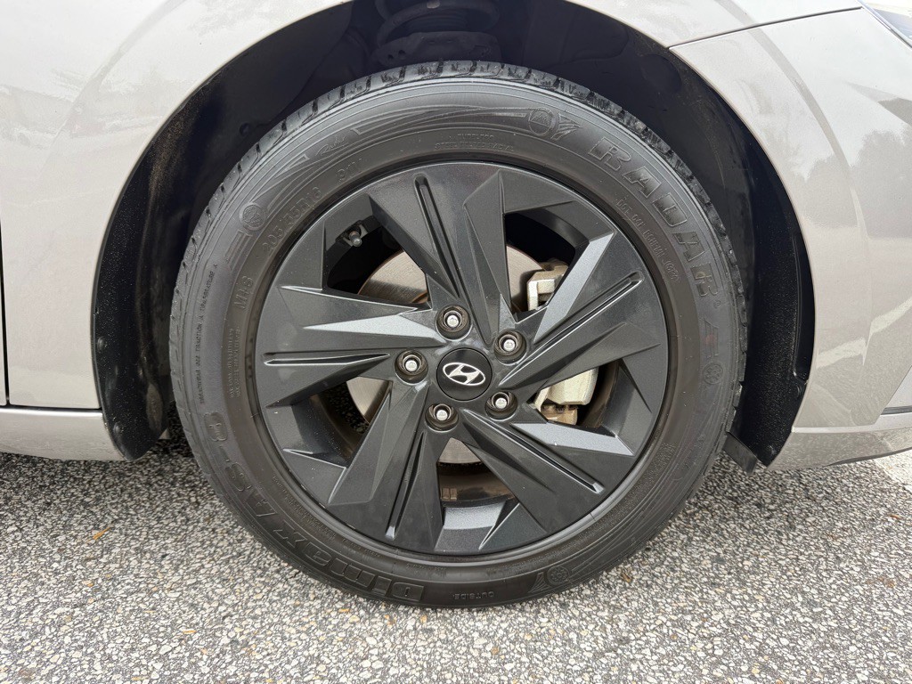 2022 Hyundai Elantra Image 22