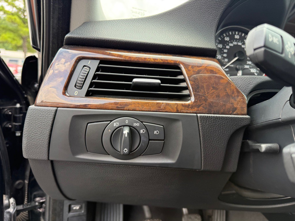 2006 BMW 3 Series Image 16